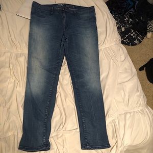 skinny jeans / jeggings